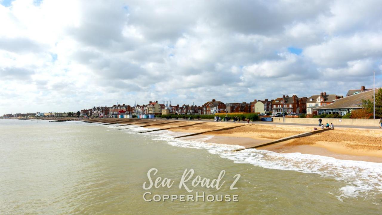 Beautiful Apartments On The Sea Front - Sea Road 2 Felixstowe Eksteriør billede
